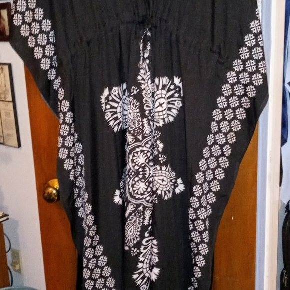 Ravishing Riviera Sun Caftan - Picture 2 of 10